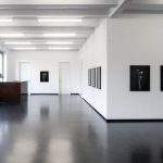 Installation view Axel Hütte - FLuORESCENCE, Galerie Wilma Tolksdorf